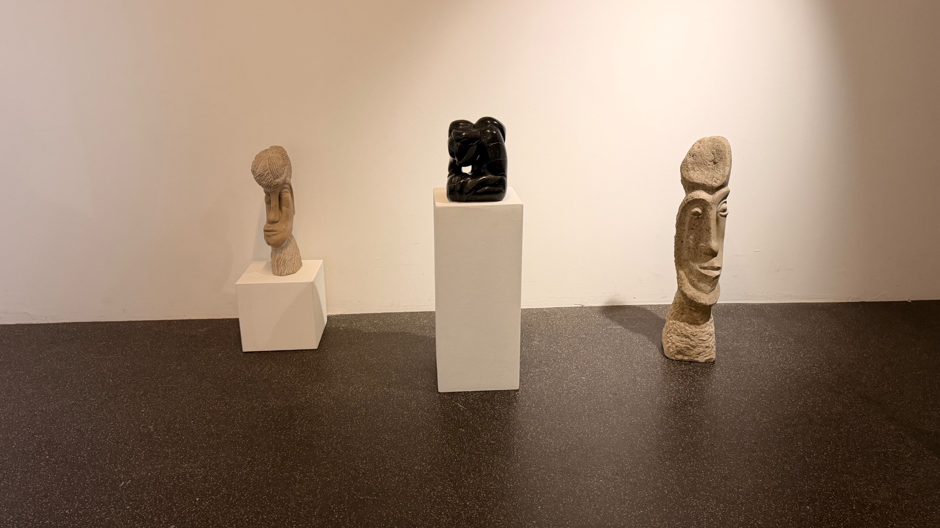 Exhibition view, vernissage — Stone sculptures, oxyd Winterthur