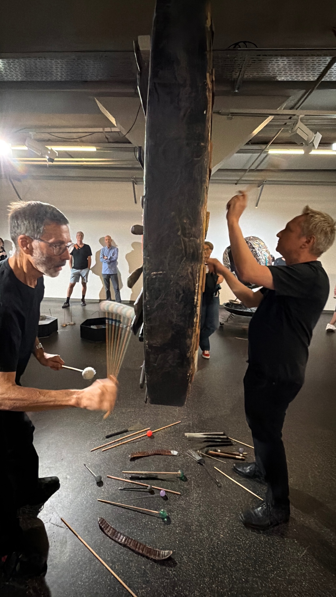Exhibition view, vernissage — Duo at the suspended sound sculpture, oxyd Winterthur