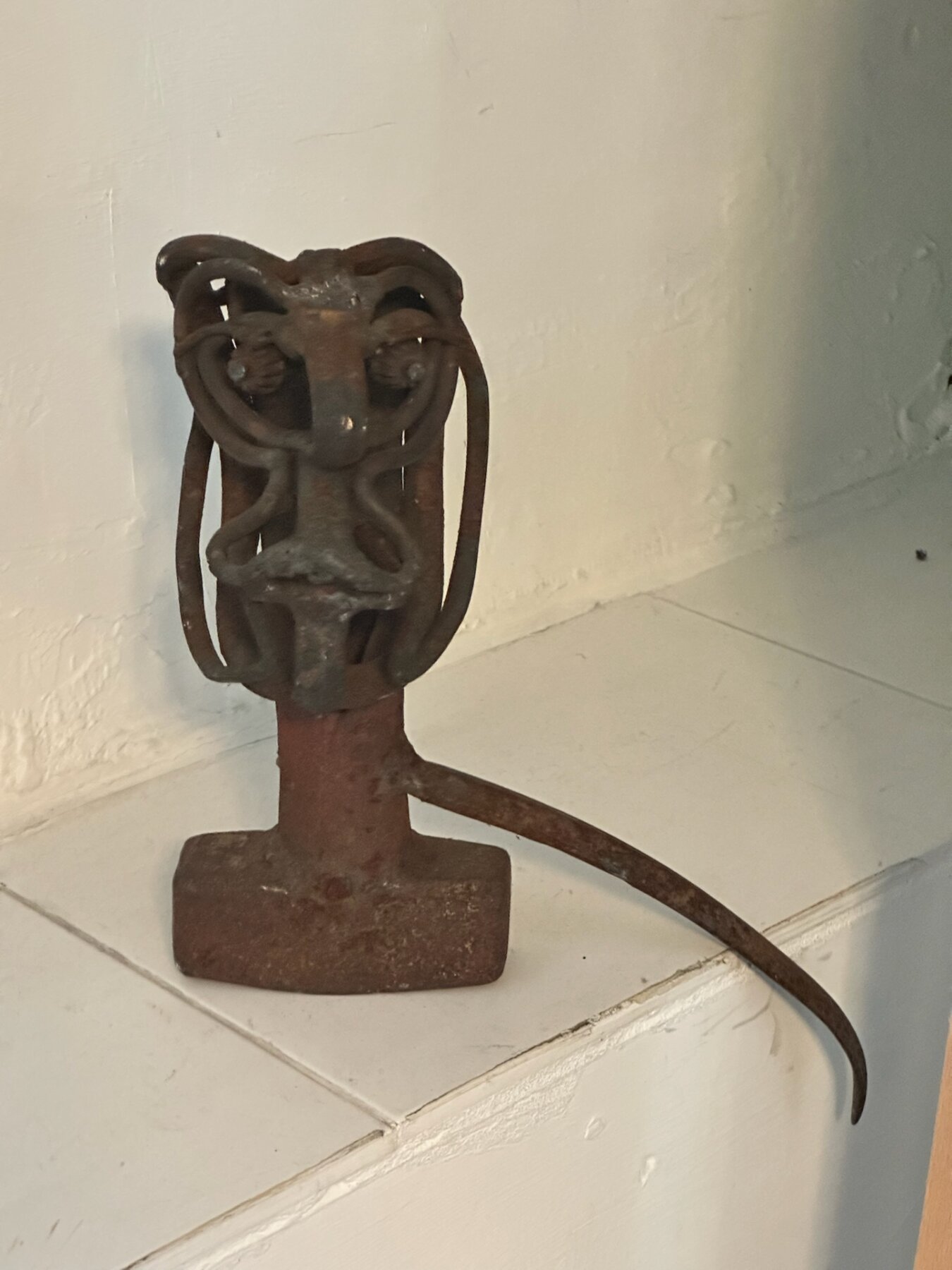Drahtskulptur — Kopf mit Sichel