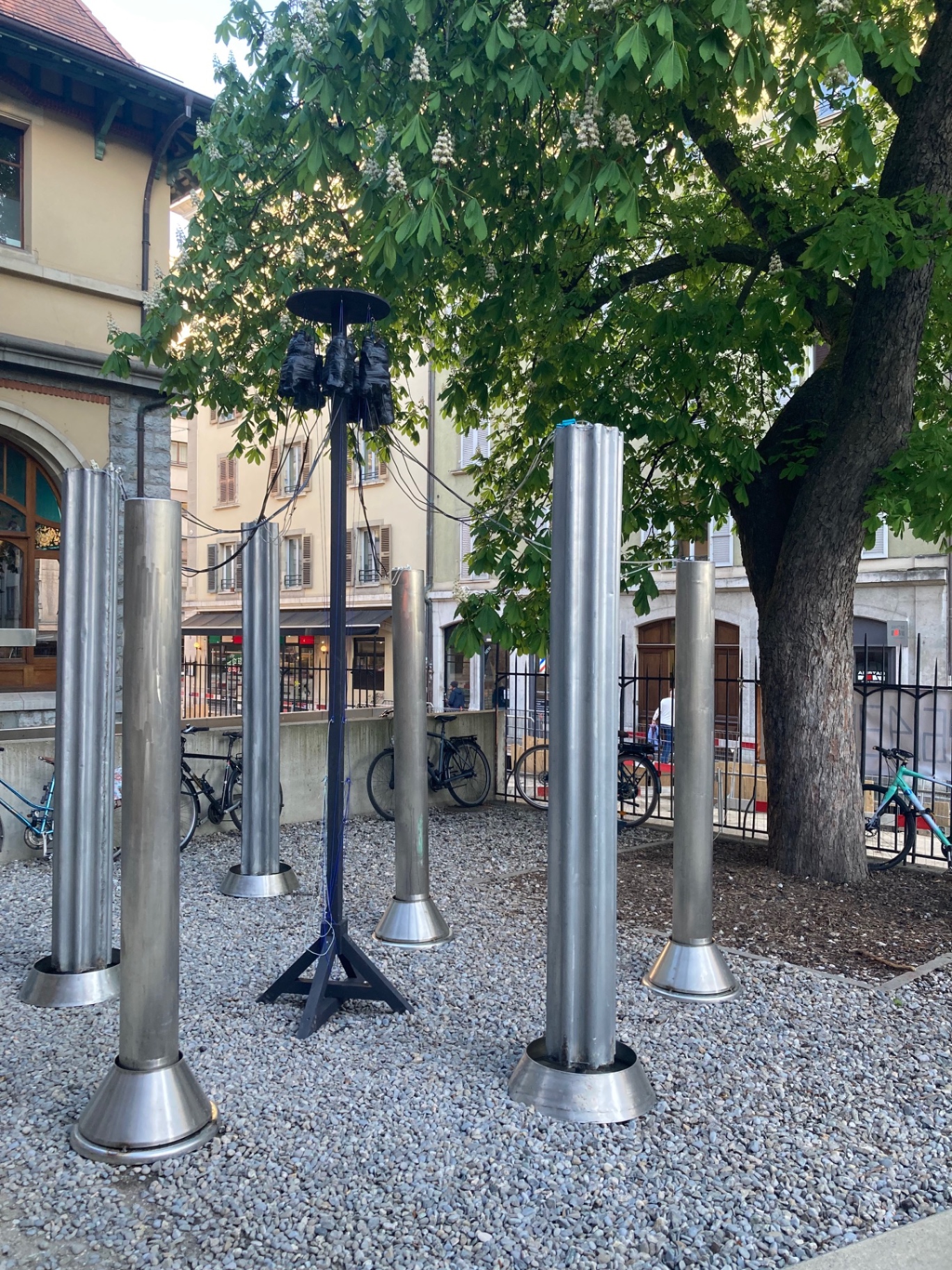 Sculptures sonores de Martin Spühler au Jardin — Festival Archipel Genève